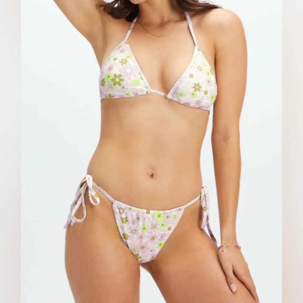 👙👙3/$15-Retro Floral High-Cut String Bikini Bottom